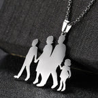 Collier et son pendentif "Maman, papa, fils et fille"