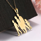 Collier et son pendentif "Maman, papa, fils et fille"