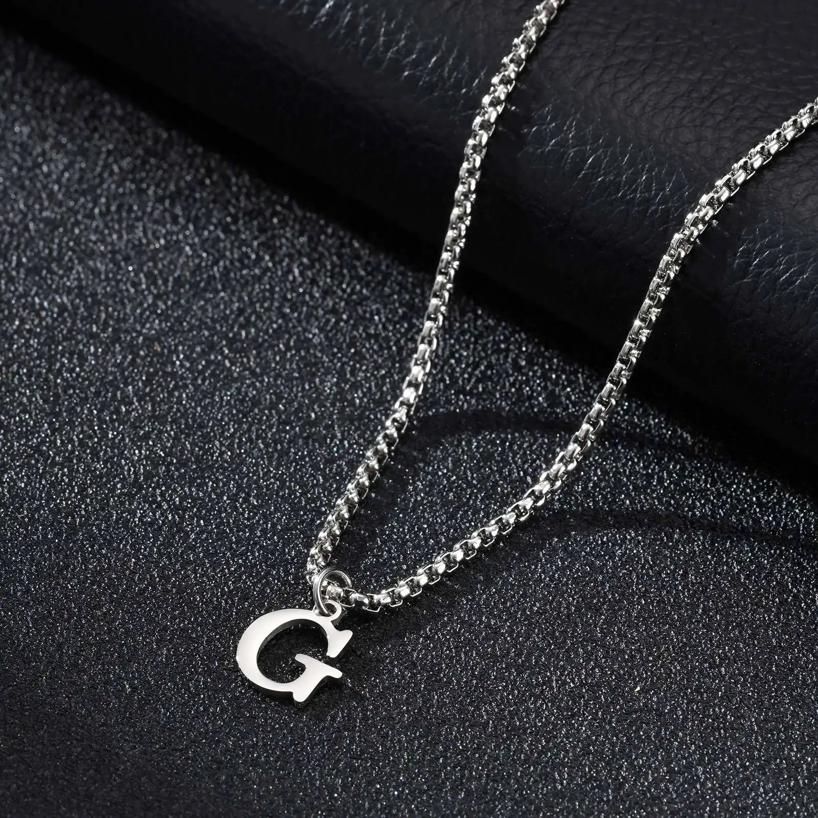 Collier homme avec pendentif initiale g