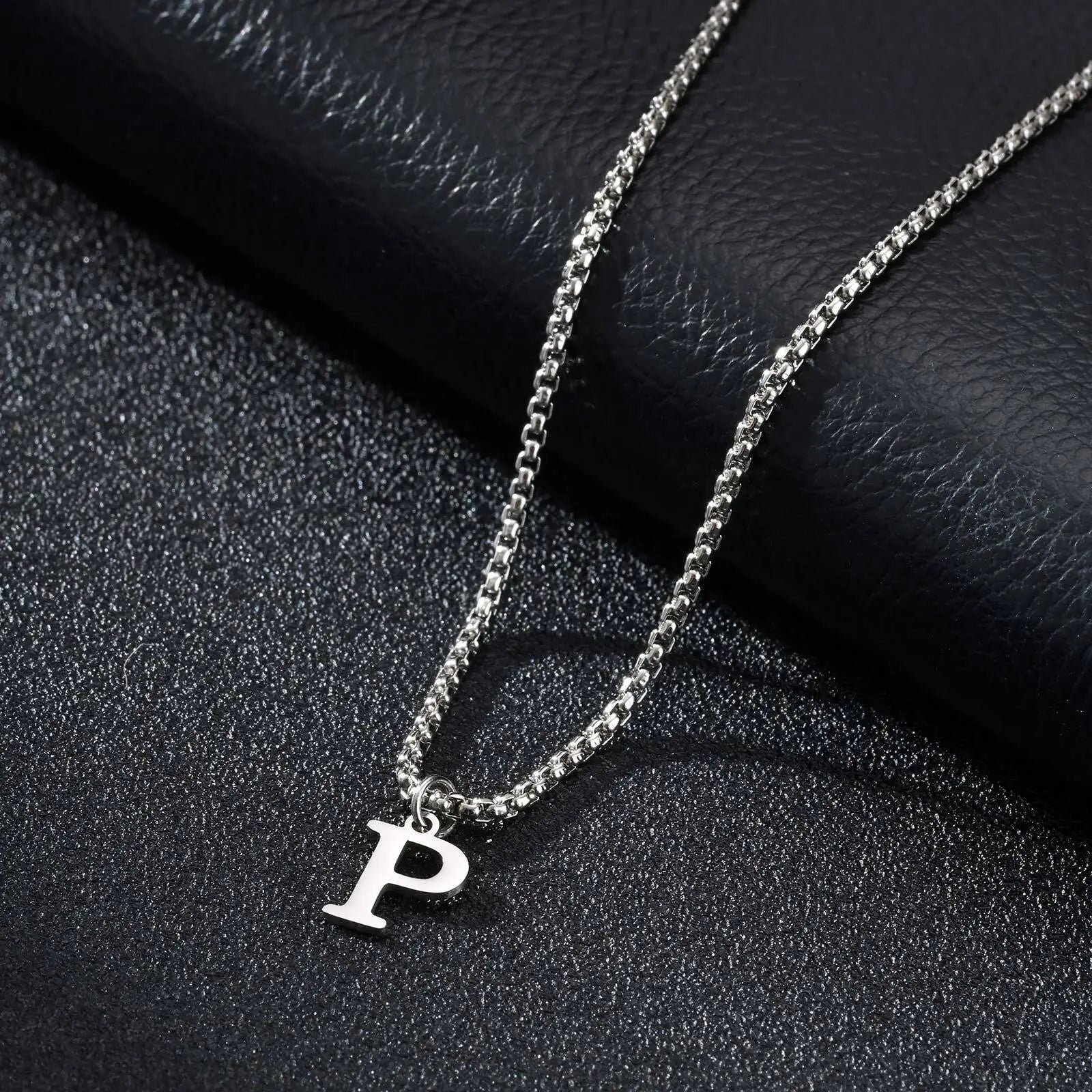 Collier homme avec pendentif initiale p