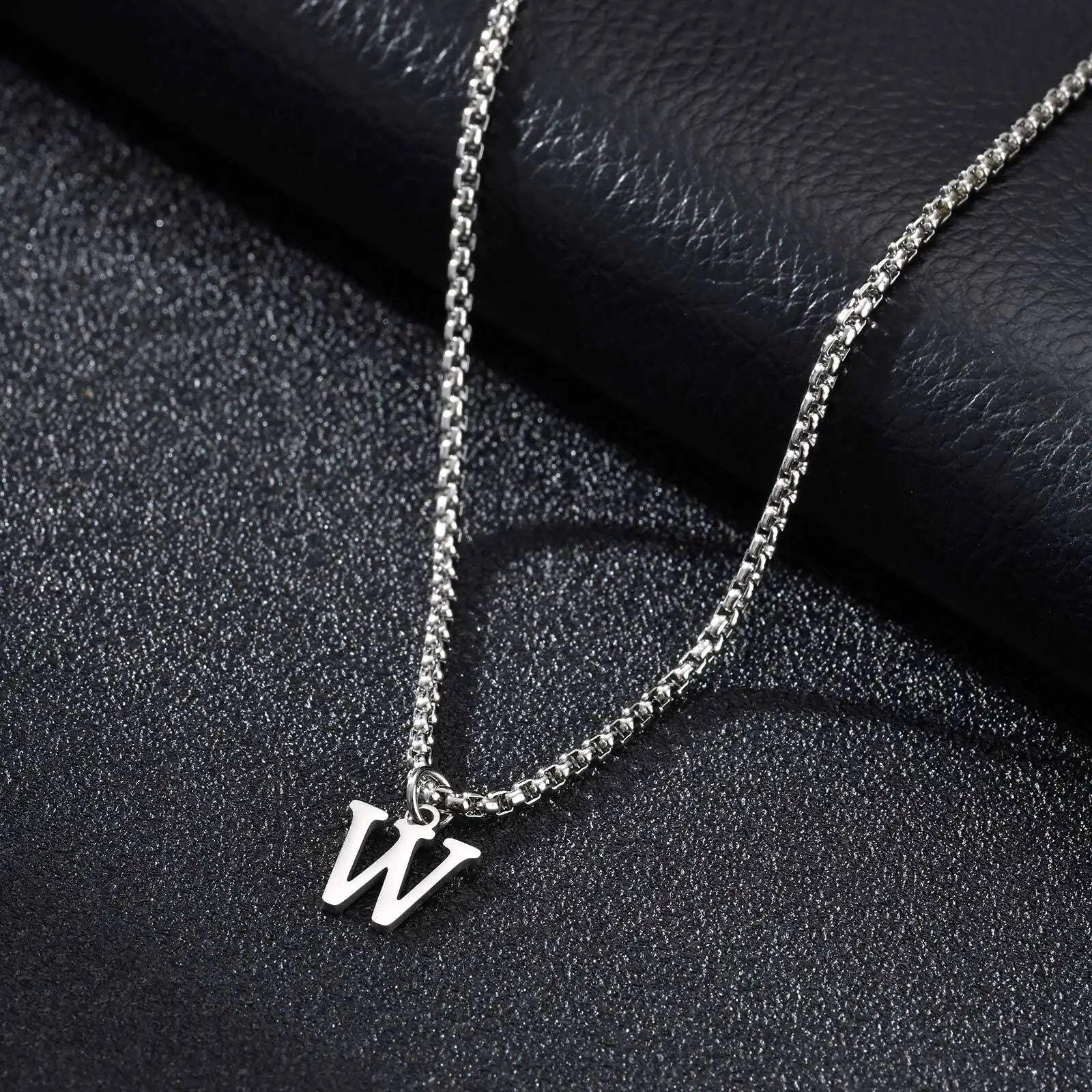 Collier homme avec pendentif initiale w