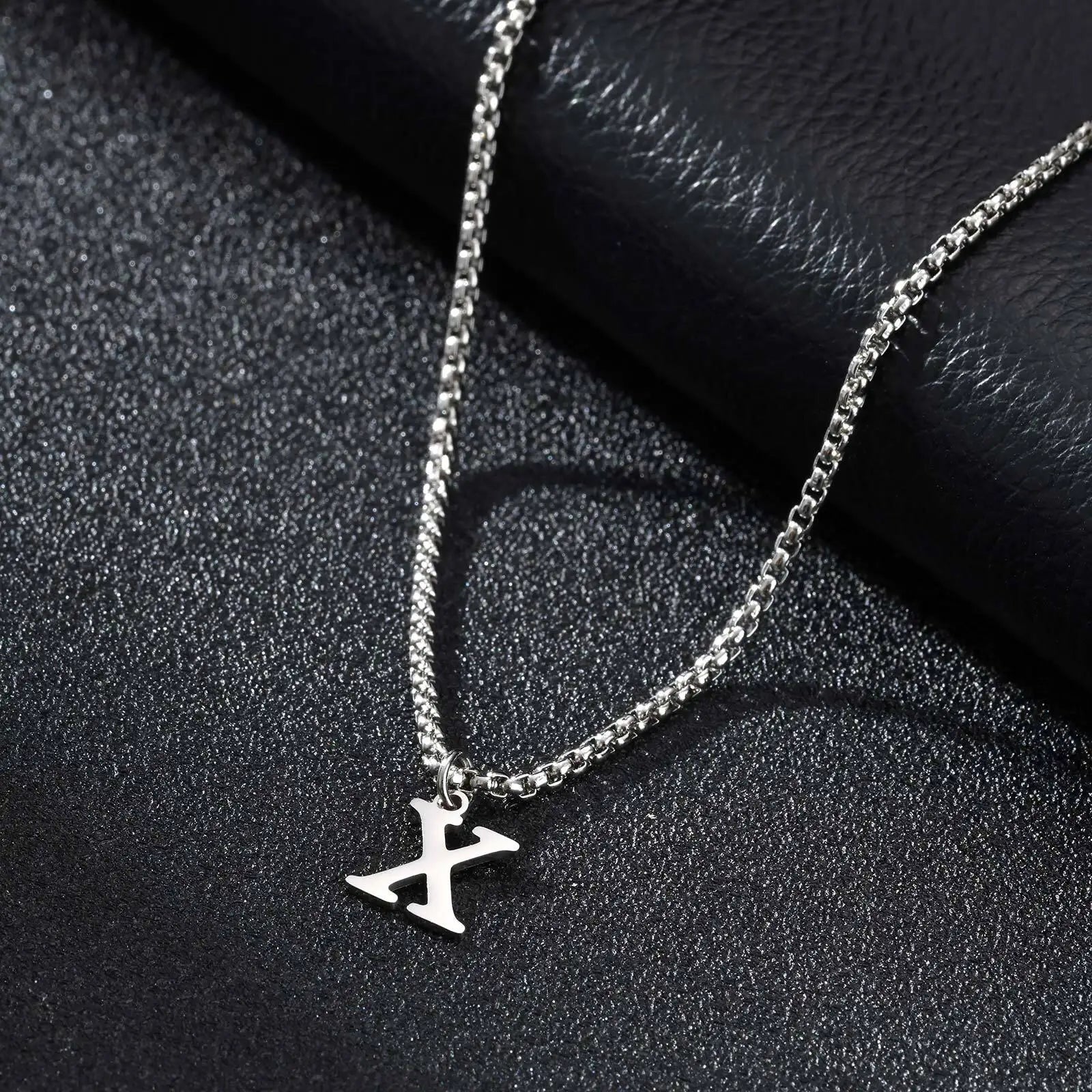 Collier homme avec pendentif initiale x