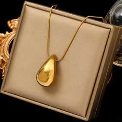 Collana con pendente a goccia d'acqua oro stile 1
