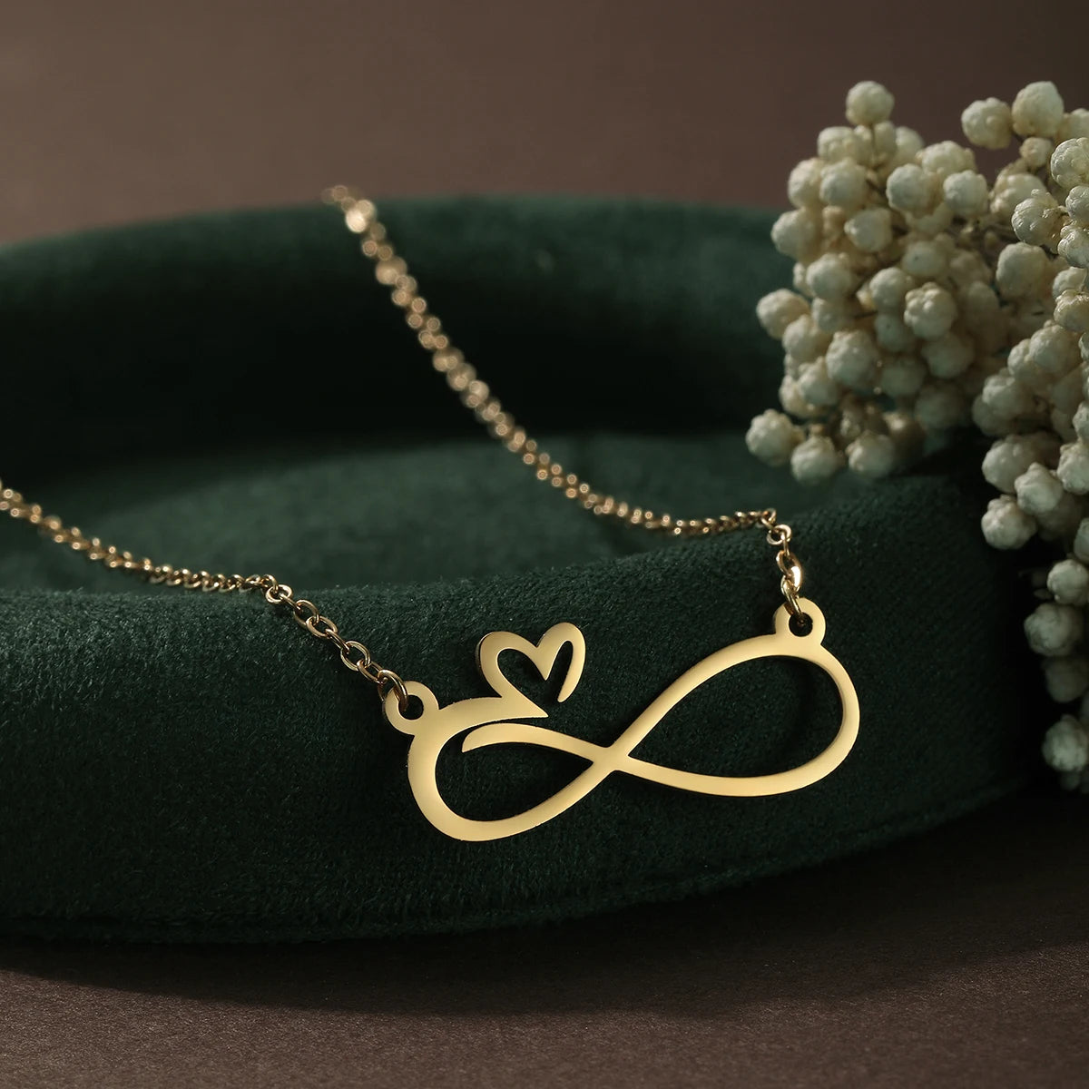 Collier Chaîne Dorée Avec Pendentif Infini Et Cœur En Zircons - Neuf Avec étiquettes