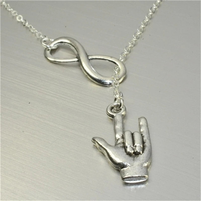 Collier Pendentif Infini et Main