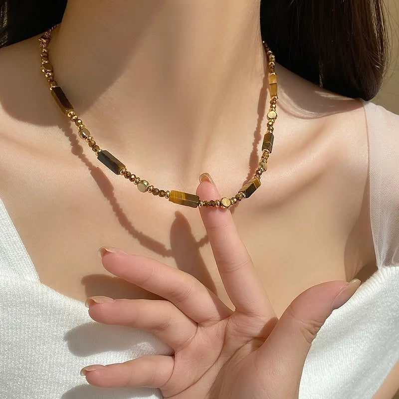 Collier Pendentif Ras de Cou en Perles Oeil de Tigre B