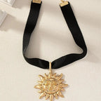 Collier Pendentif Soleil Vintage