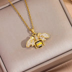 Collana da donna con pendente a forma di ape