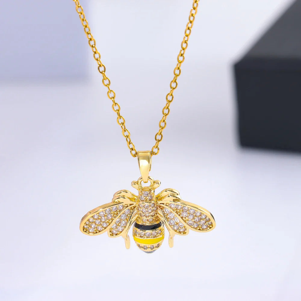 Collana da donna con pendente a forma di ape