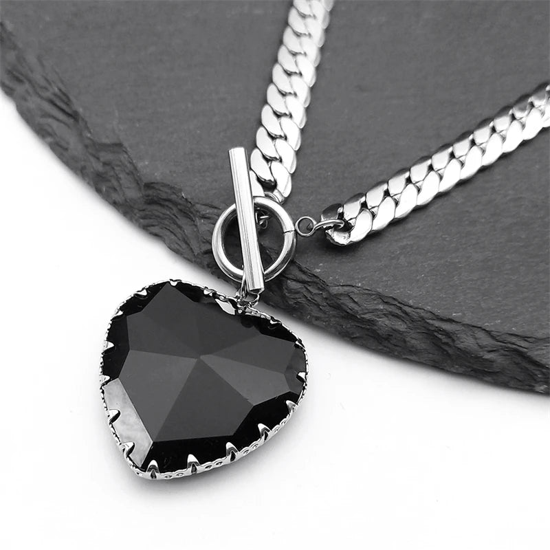 Collier Ras de Cou avec Pendentif Coeur 1