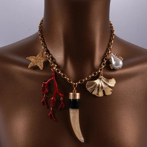 Collier Ras de Cou avec Pendentifs Corail et Coquillages