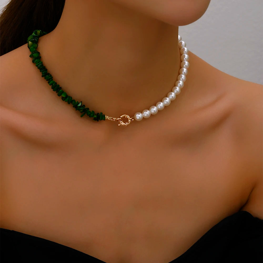 Collier Ras de Cou de Style avec Pendentif en Perles vert