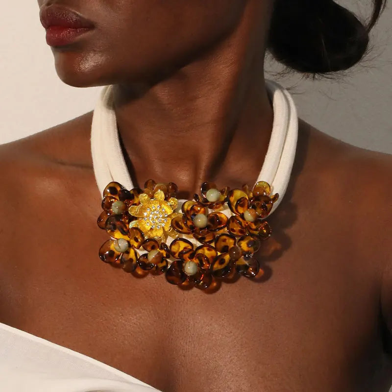 Collier Ras De Cou En Os Teinté Mauve - Style Ethnique, Fait Main Artisanal Par Crinolines Et Pomponettes