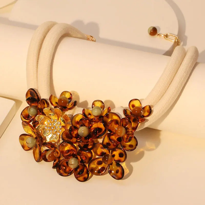 Collana Girocollo Etnica con Bel Pendente