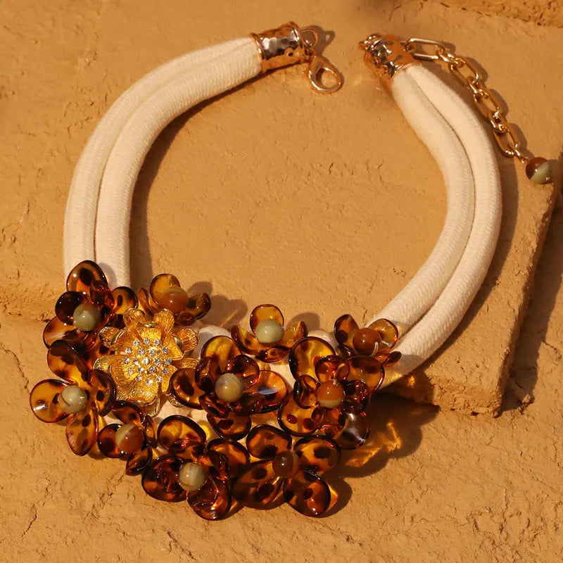 Collana Girocollo Etnica con Bel Pendente