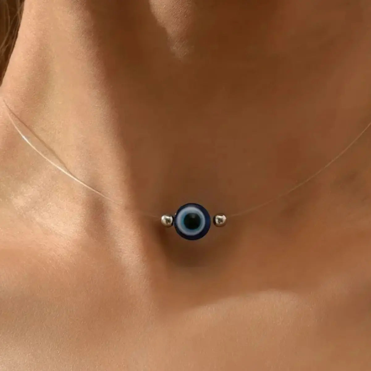 Collier Ras de Cou avec Pendentif contre le Mauvais Oeil
