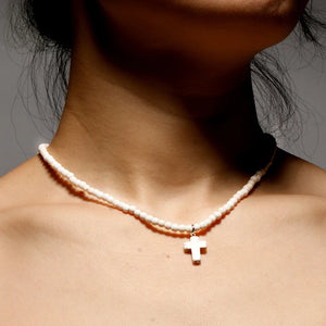 Collier Ras de Cou Pendentif Croix Pierre Naturelle Femme blanc