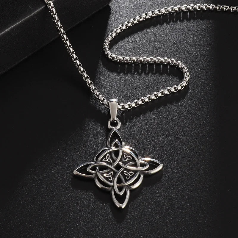 Collier "vie éternelle" noeud de la trinité celte