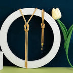 Long Collier De Décolleté & Son Bracelet Noeud