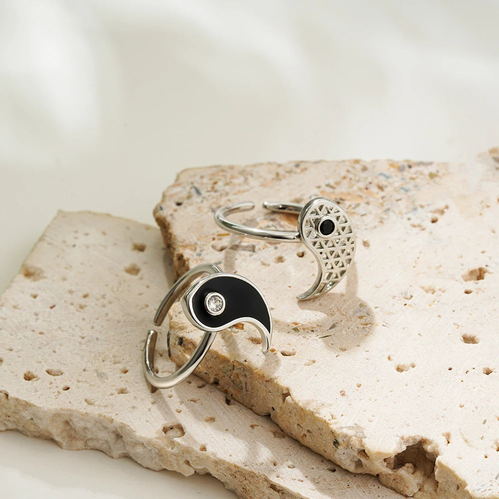 Lot de 2 Bagues Yin Yang avec Zircon