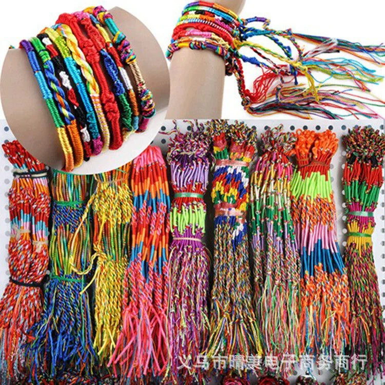 Confezione da 9 braccialetti brasiliani portafortuna multicolore