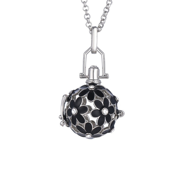 NOVICA Collier Avec Pendentif En Forme D'os, 45,7 Cm « Queue De Baleine », Bois, Pas De Gemme