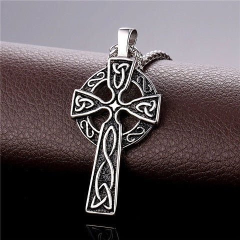 Pendentif Croix Celtique En Plaque Or Avec Chaîne - Collier Neuf Avec étiquettes